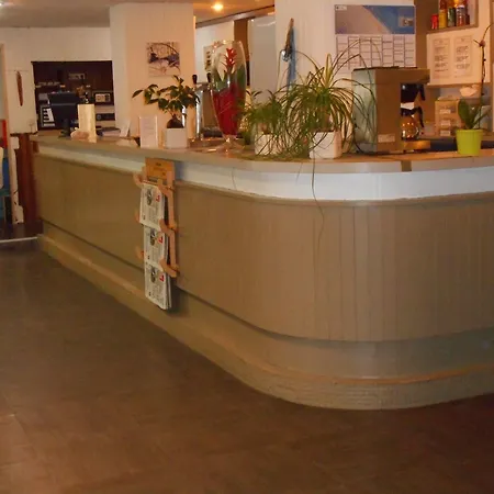 Hotel Les Gens De La Rochelle 2*