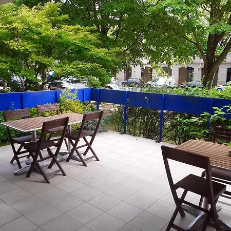 Hotel Les Gens De La Rochelle By Popinns** 2*